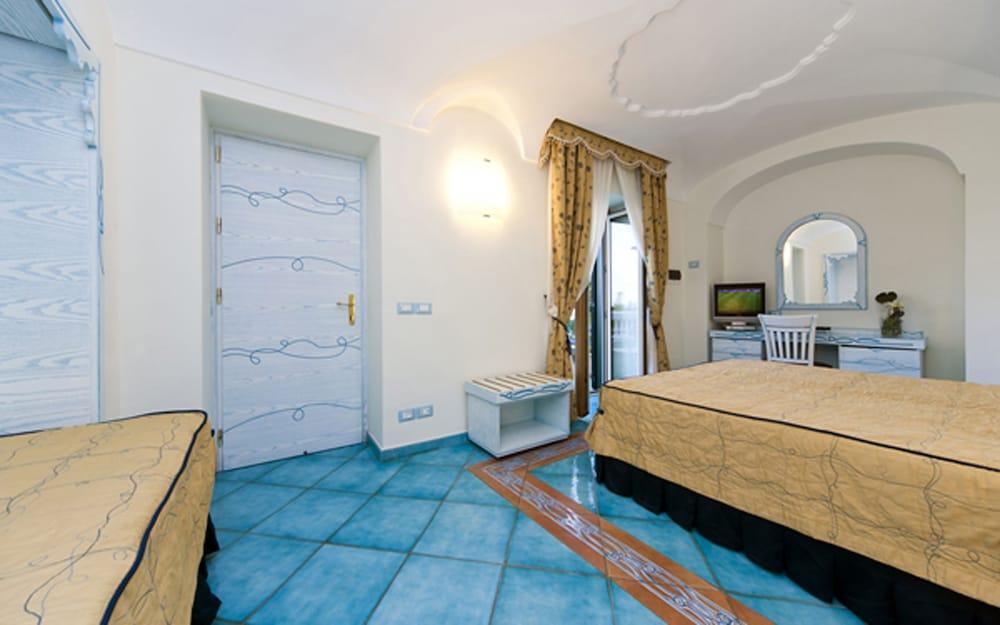 Hotel Bellevue Benessere & Relax イスキア島 エクステリア 写真